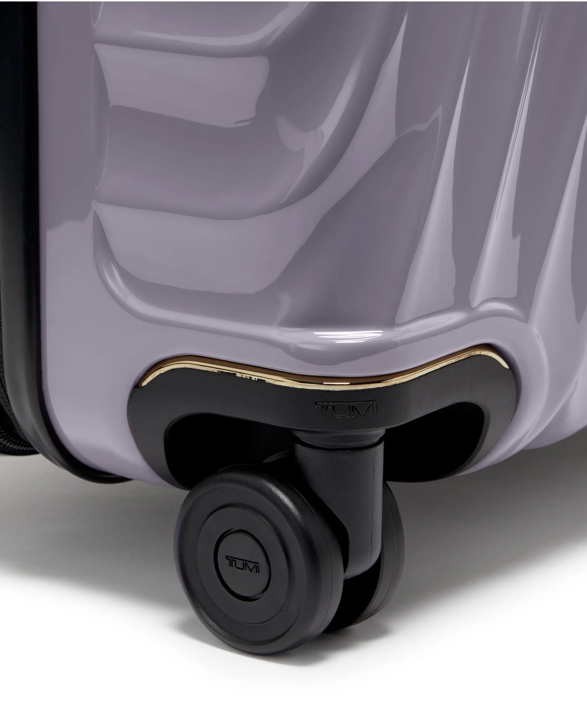 19 Degree Short Trip Expandable 4 Wheeled Packing Case