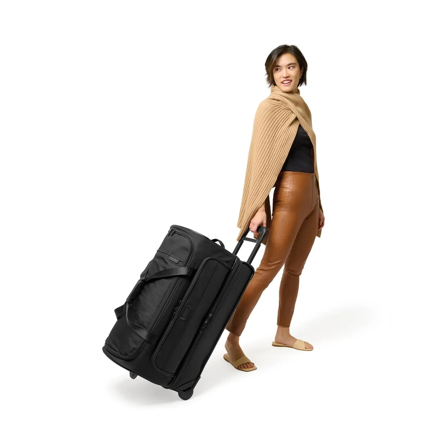 Briggs & Riley Baseline BLUWD127 Medium Two-Wheeled Duffle