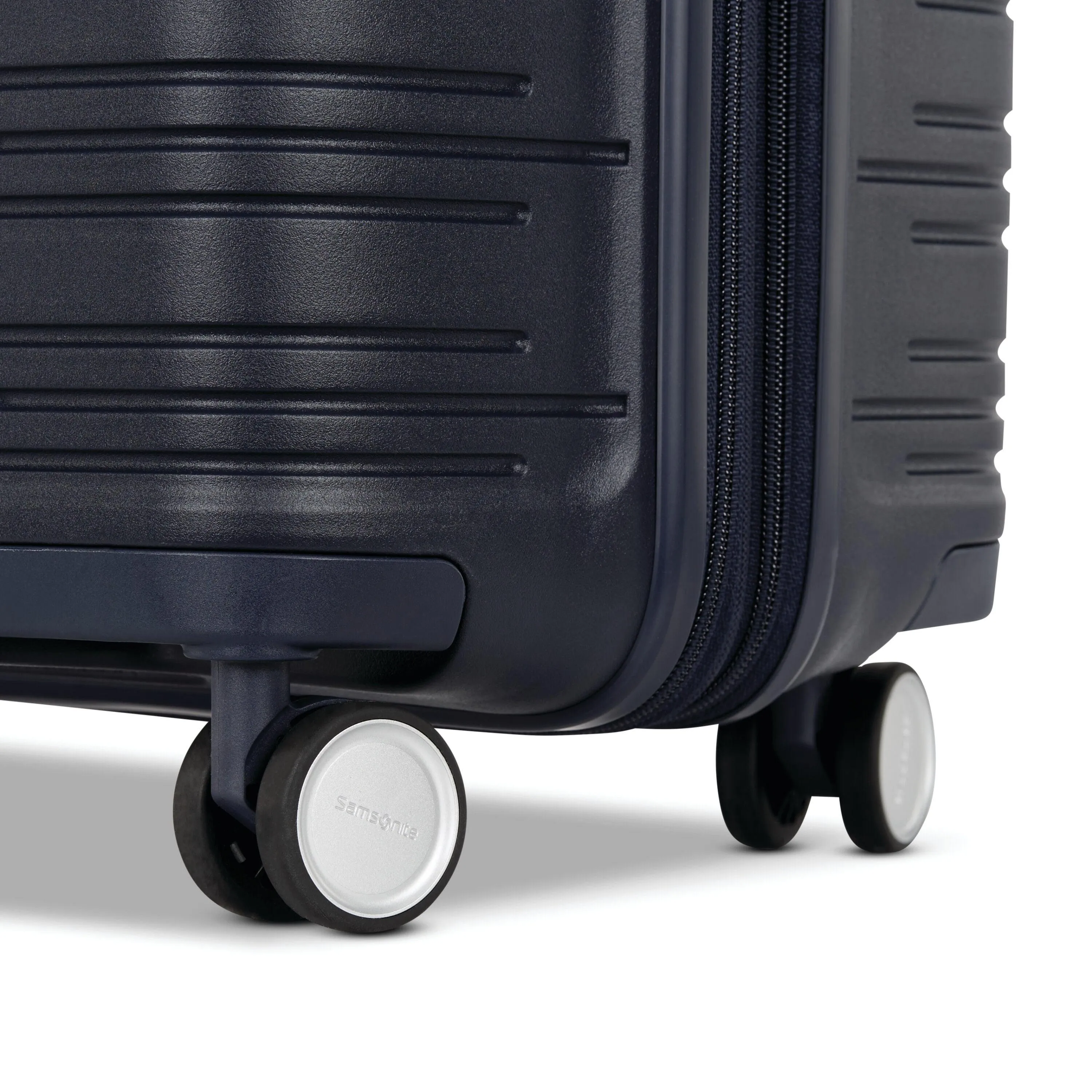 Elevation Plus Glider Medium Luggage