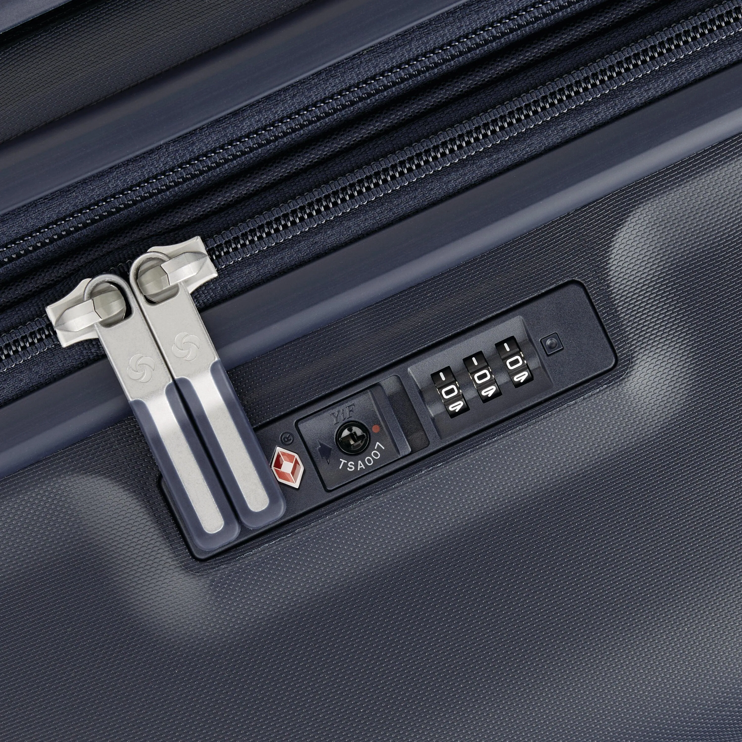 Elevation Plus Glider Medium Luggage