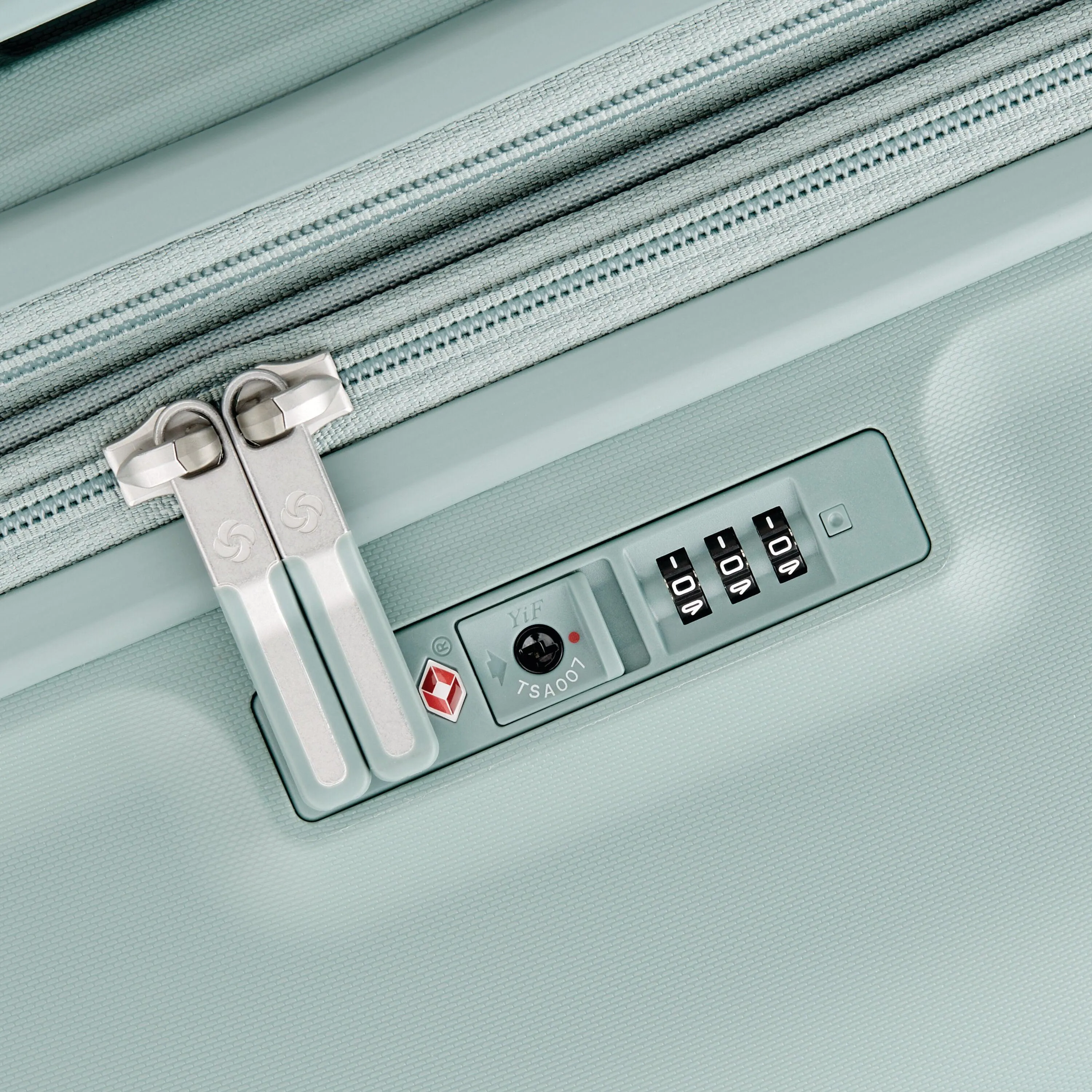 Elevation Plus Glider Medium Luggage