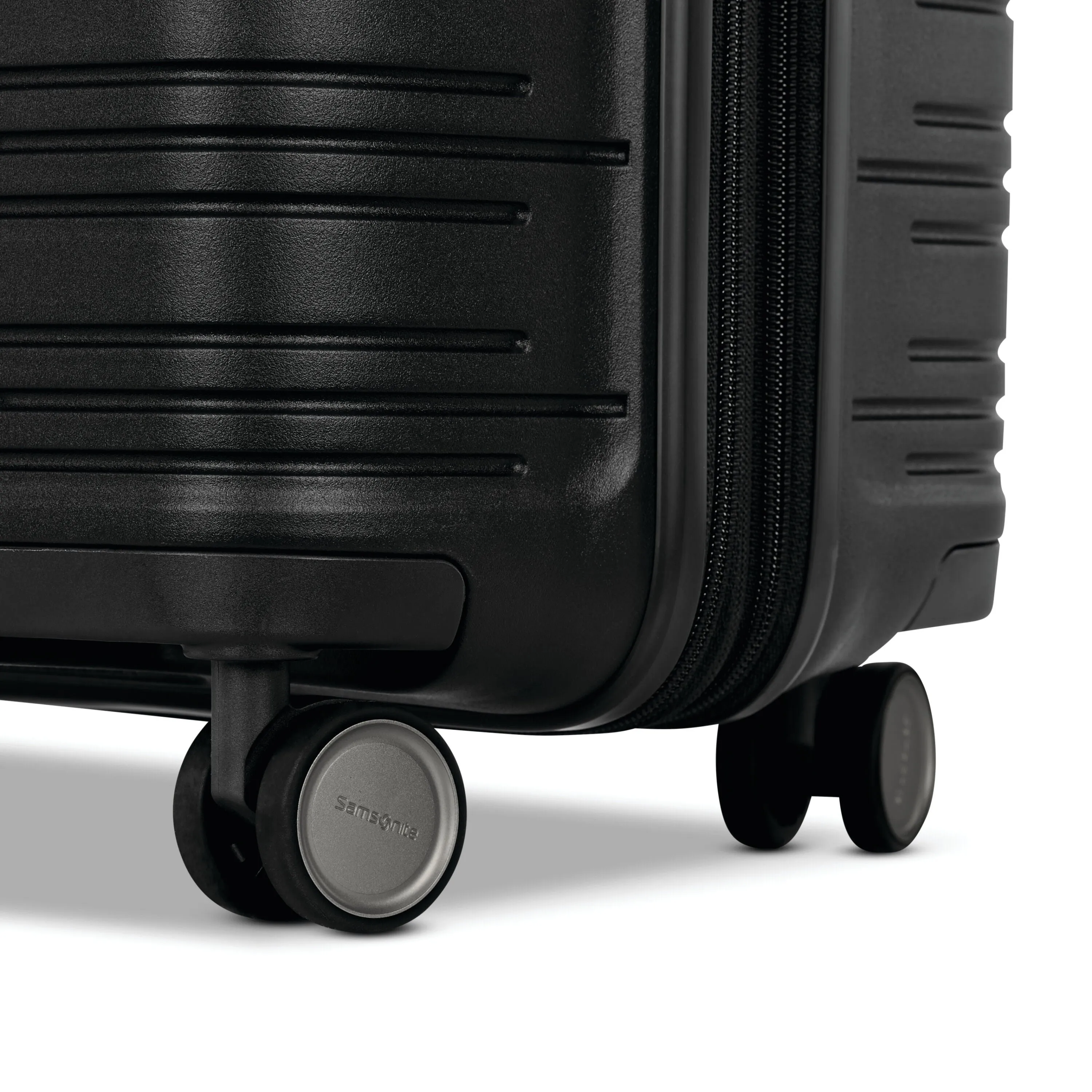 Elevation Plus Glider Medium Luggage