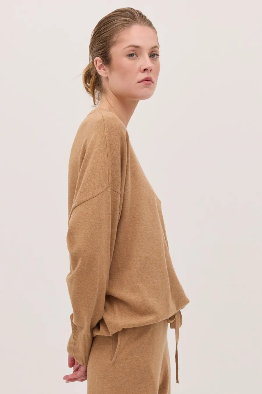 The Travel Crew Sweater Rattan