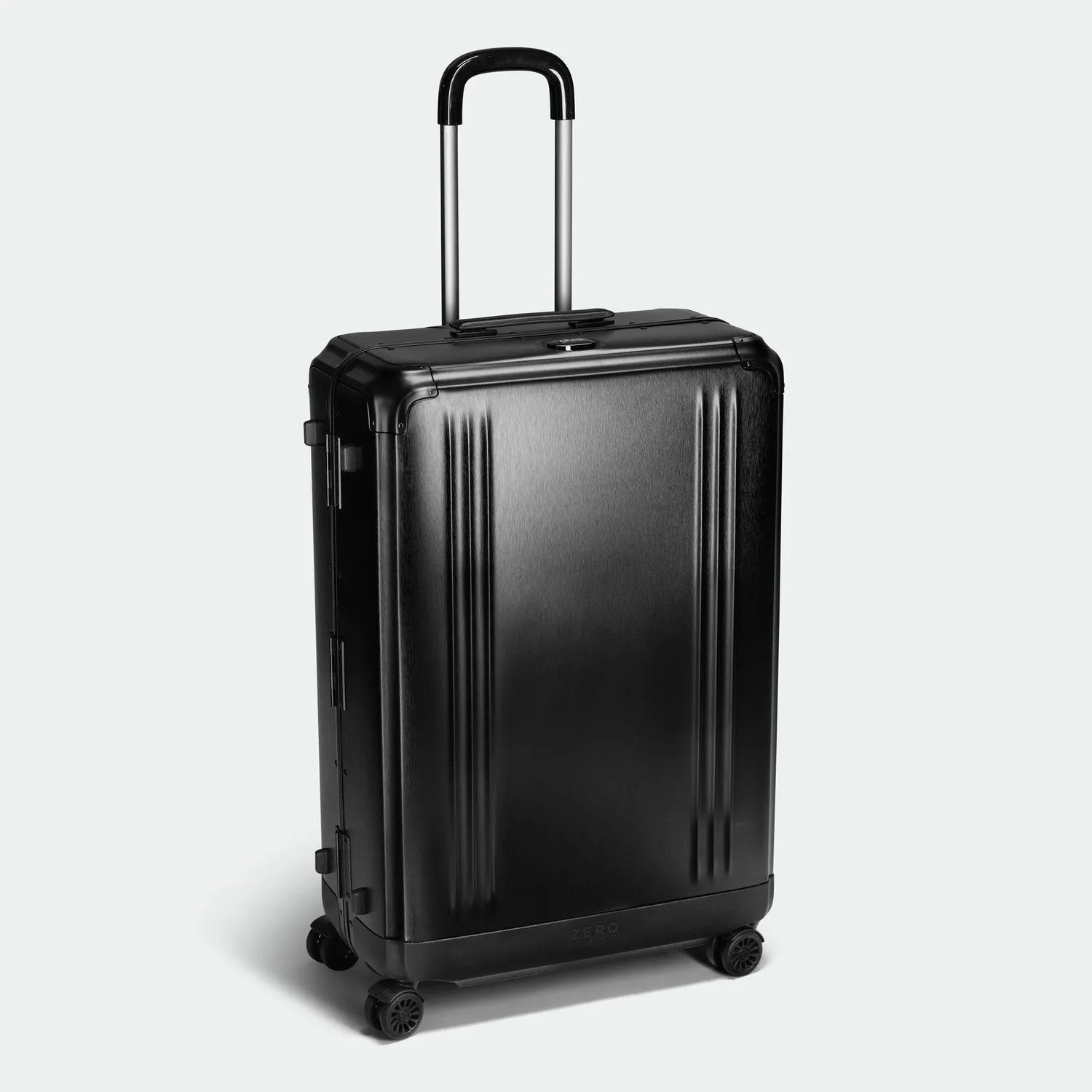 Zero Halliburton Pursuit Aluminum Medium Travel Case