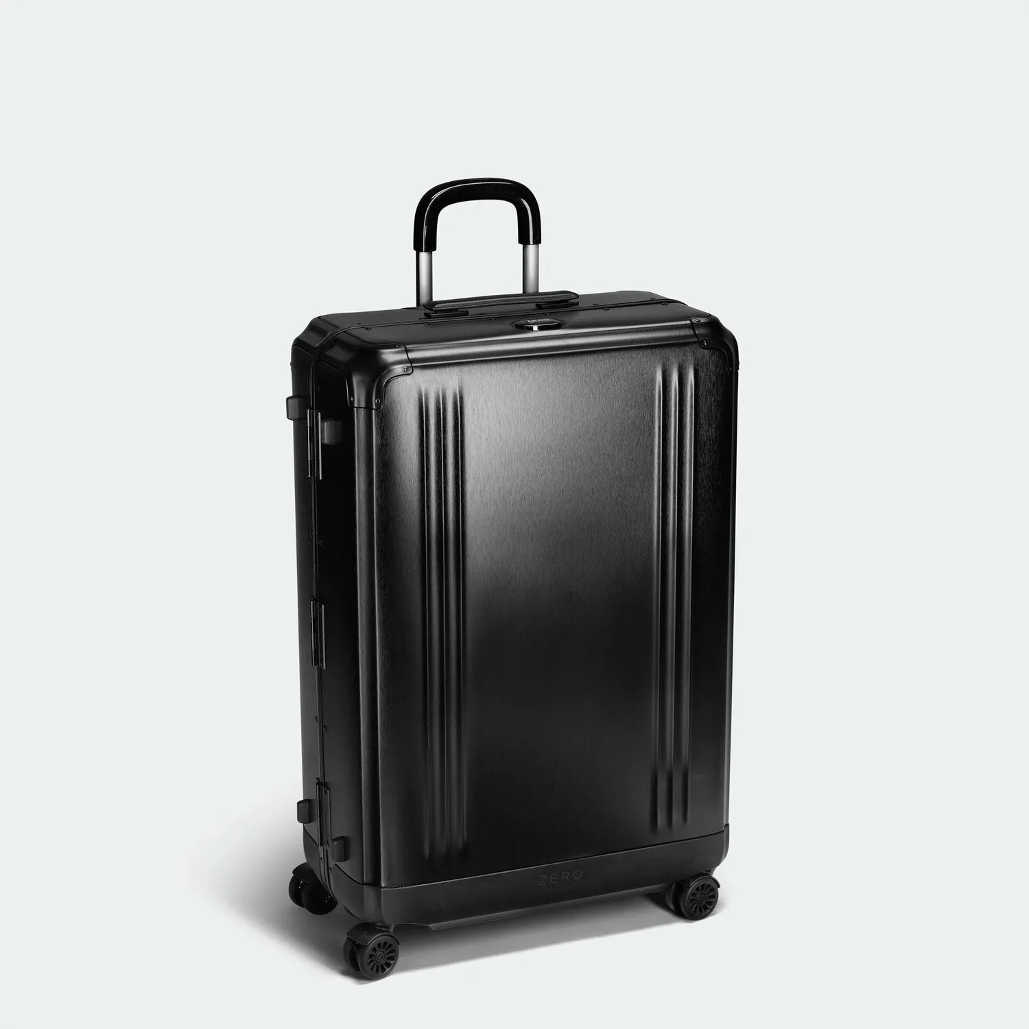 Zero Halliburton Pursuit Aluminum Medium Travel Case
